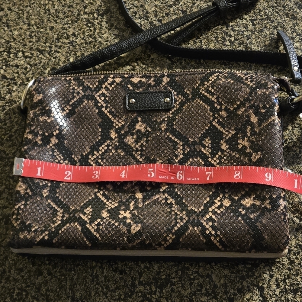 Time & Tru Faux Snakeskin Pattern Crossbody Bag 3 Compartments Zipper Closure - Picture 10 of 12